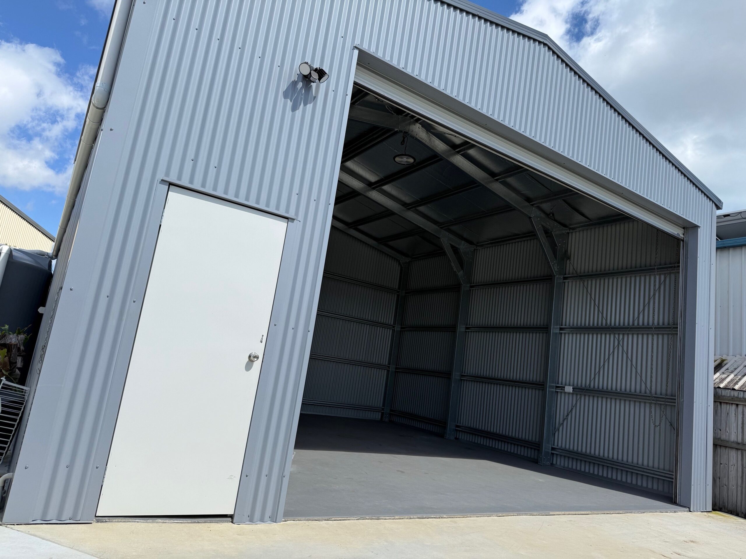 196 Esplanade, POINT VERNON, QLD 4655 AUS