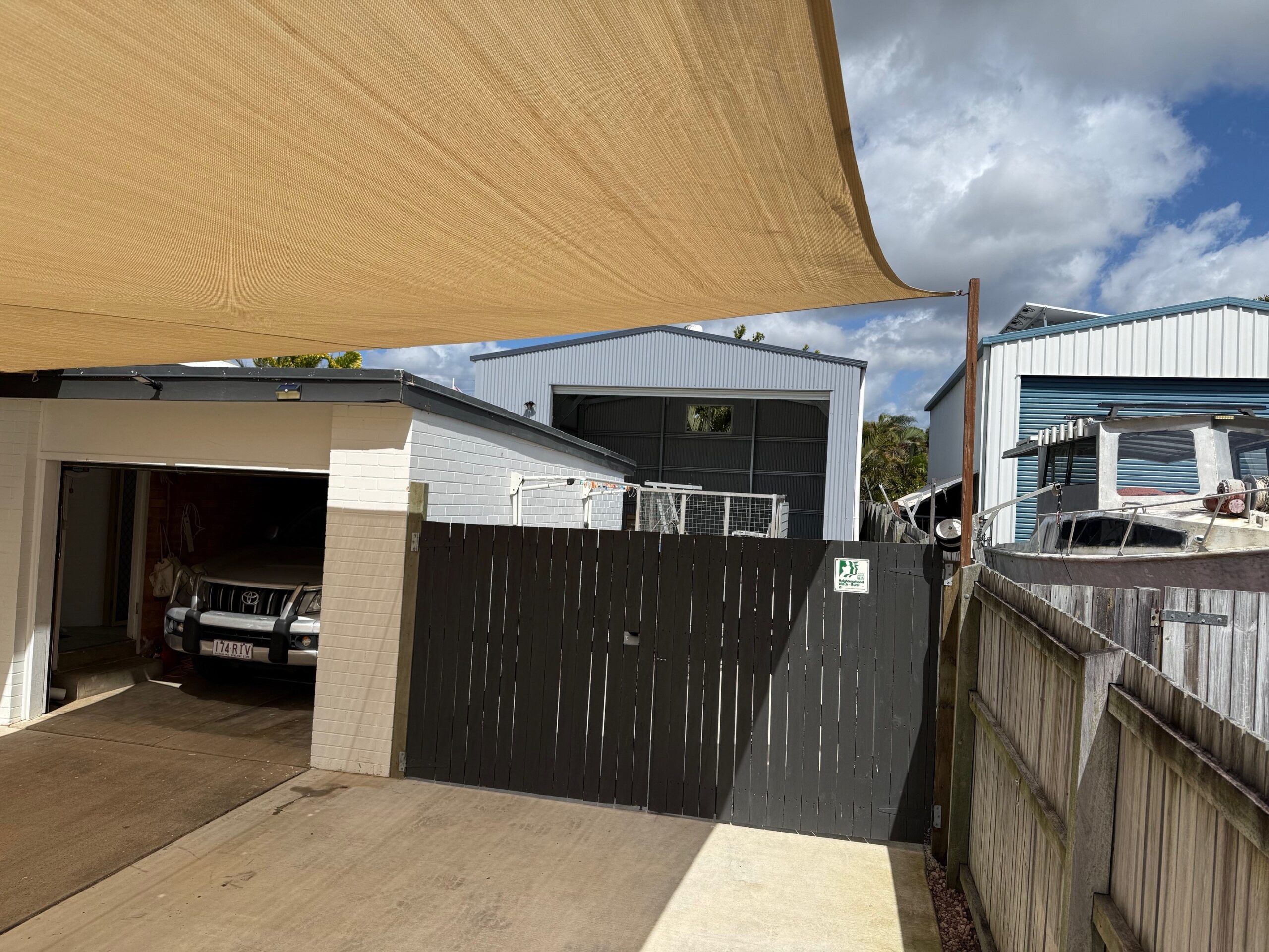 196 Esplanade, POINT VERNON, QLD 4655 AUS