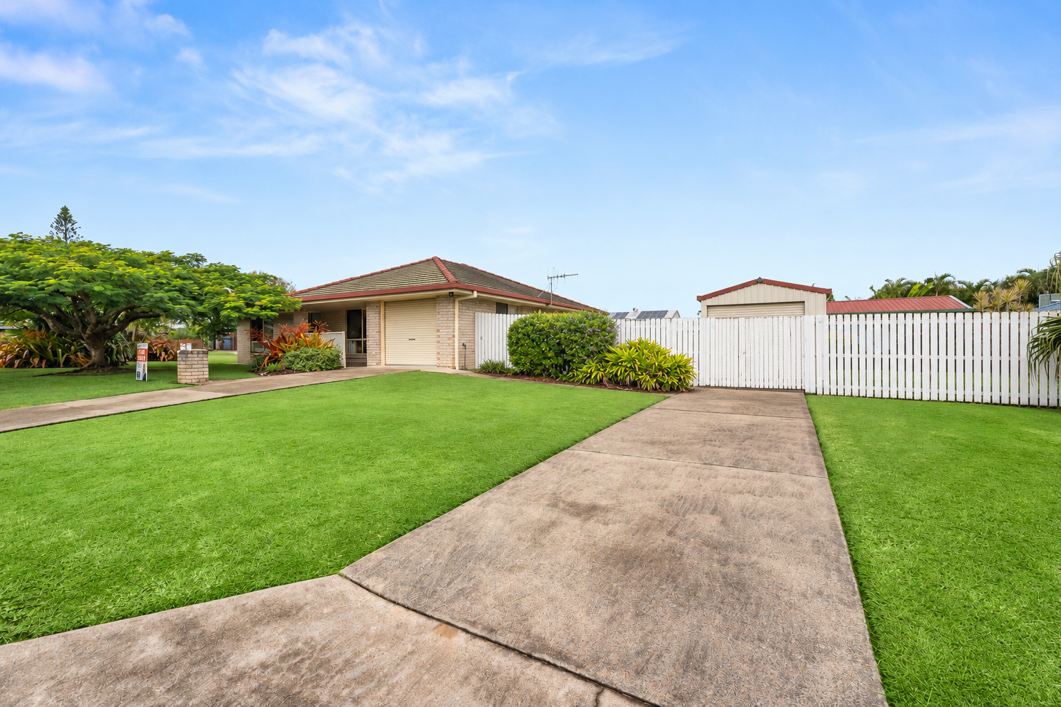 2 Archer Drive, POINT VERNON, QLD 4655 AUS