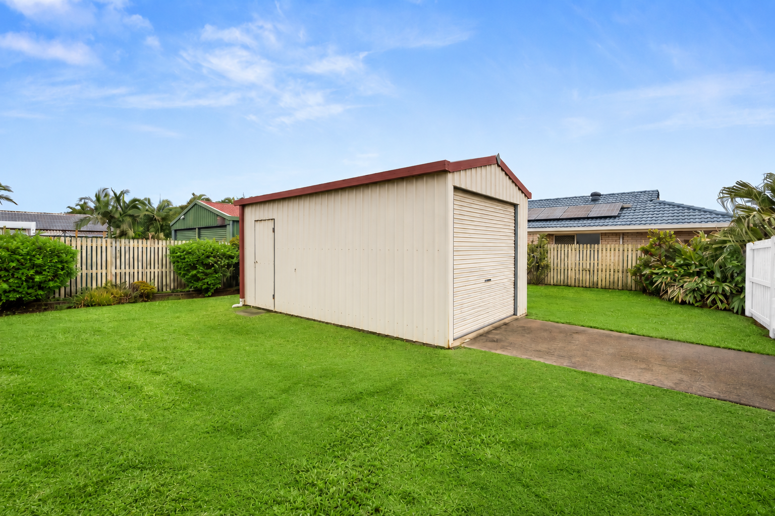 2 Archer Drive, POINT VERNON, QLD 4655 AUS