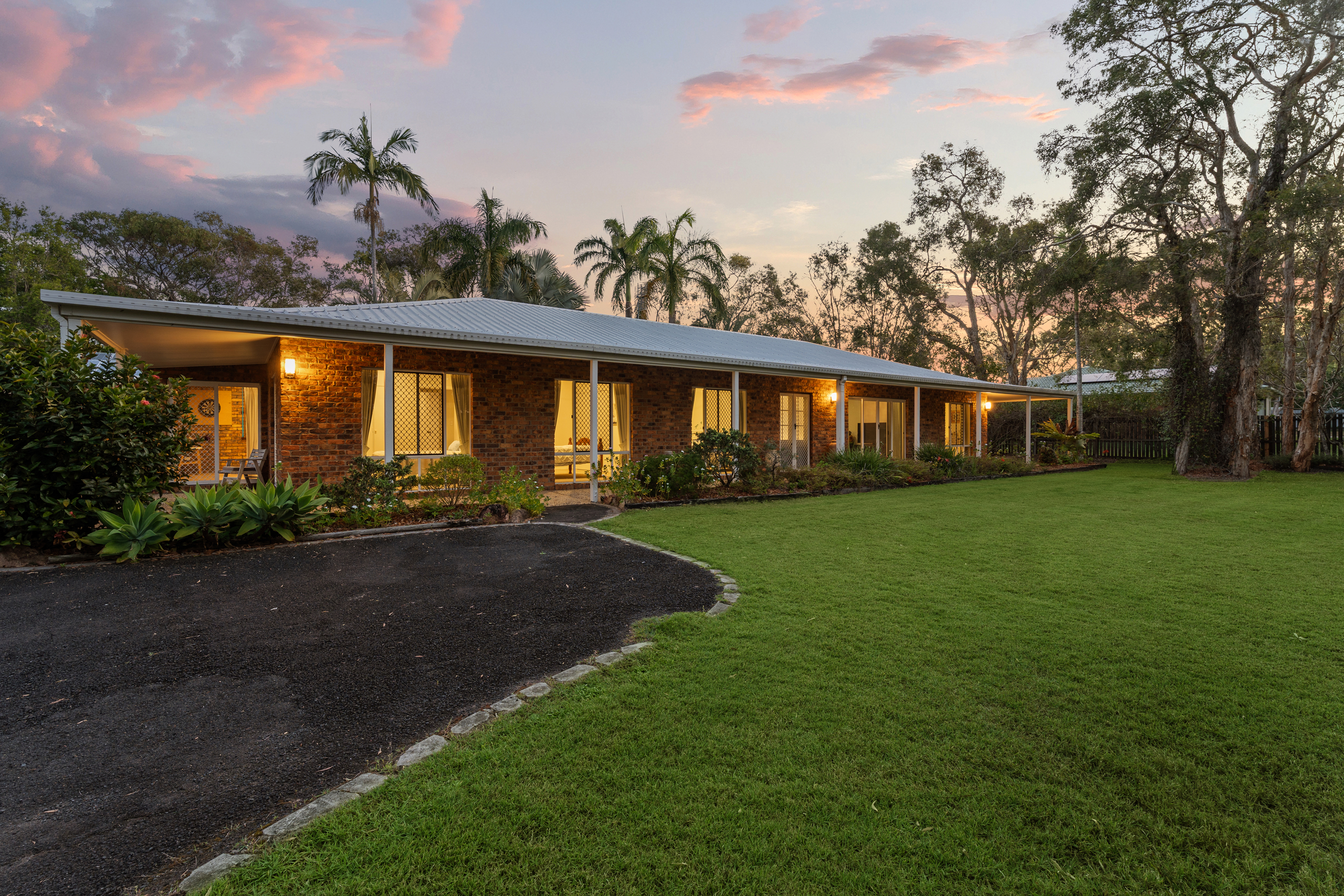 8 Windemere Road, WONDUNNA, QLD 4655 AUS