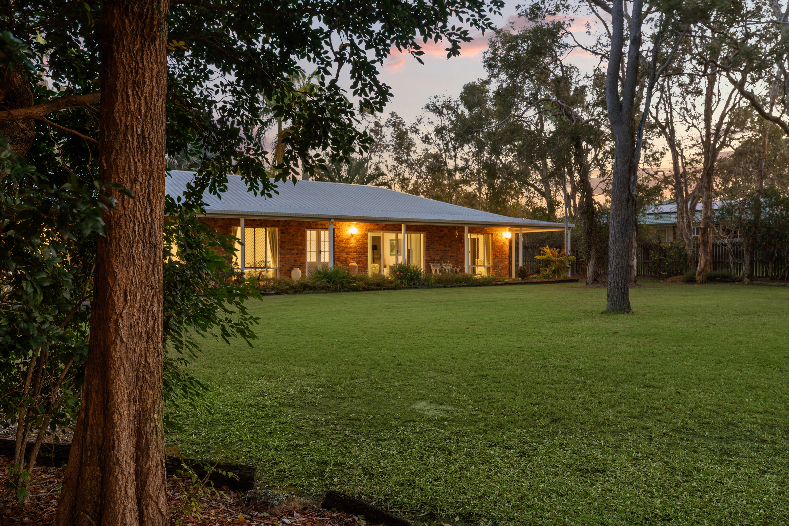 8 Windemere Road, WONDUNNA, QLD 4655 AUS