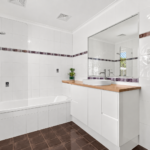 4 Jacobsen Outlook, URRAWEEN, QLD 4655 AUS