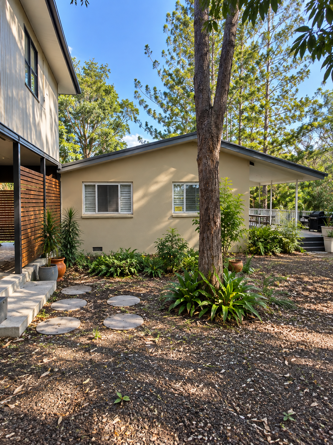12-14 Parraweena Court, POINT VERNON, QLD 4655 AUS
