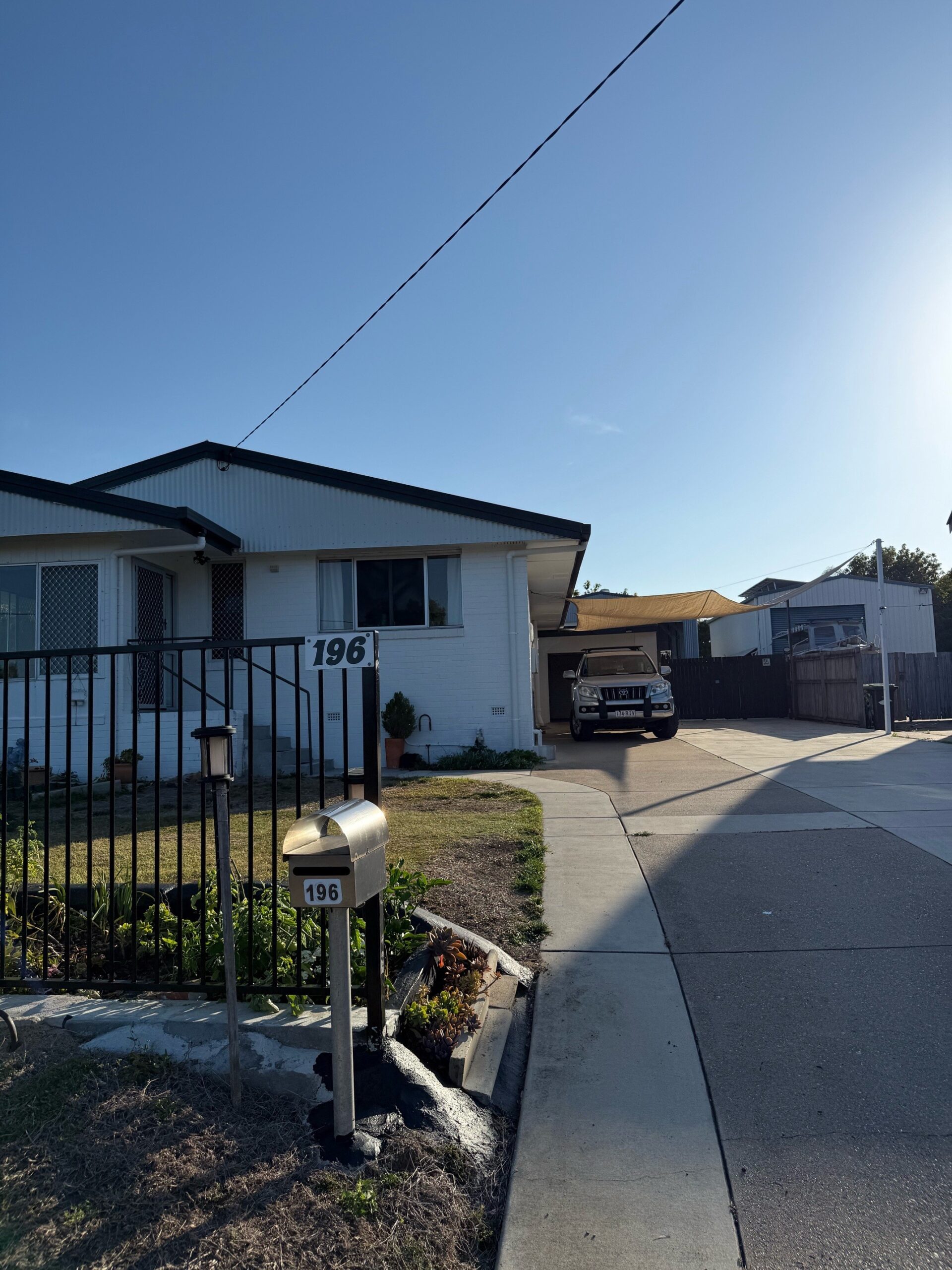 196 Esplanade, POINT VERNON, QLD 4655 AUS
