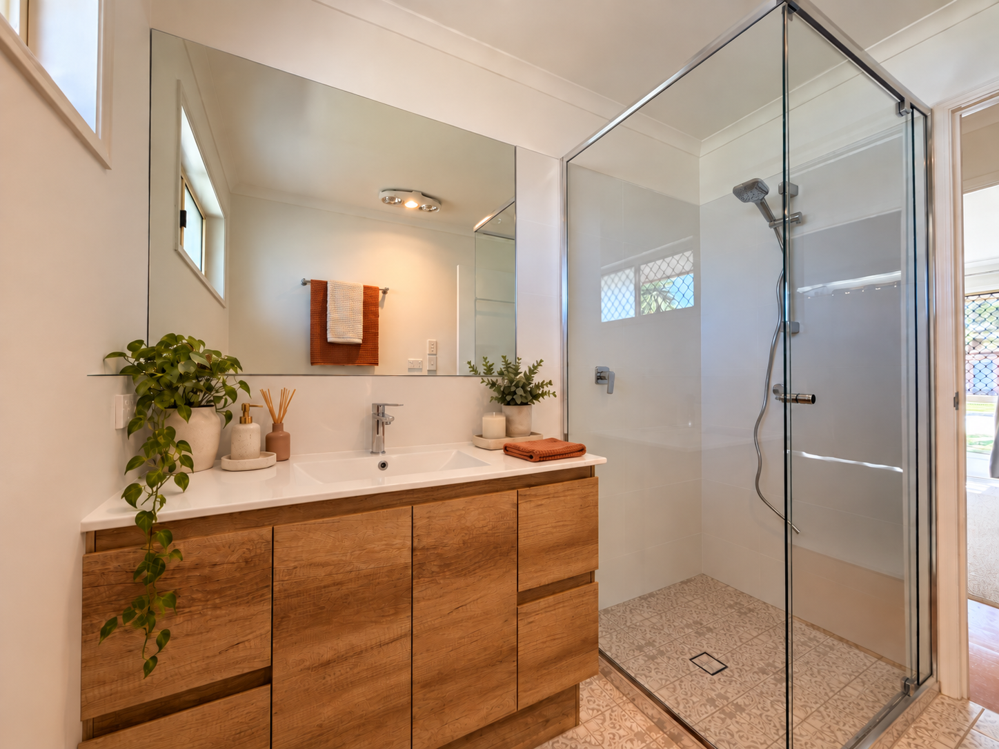 2 Archer Drive, POINT VERNON, QLD 4655 AUS