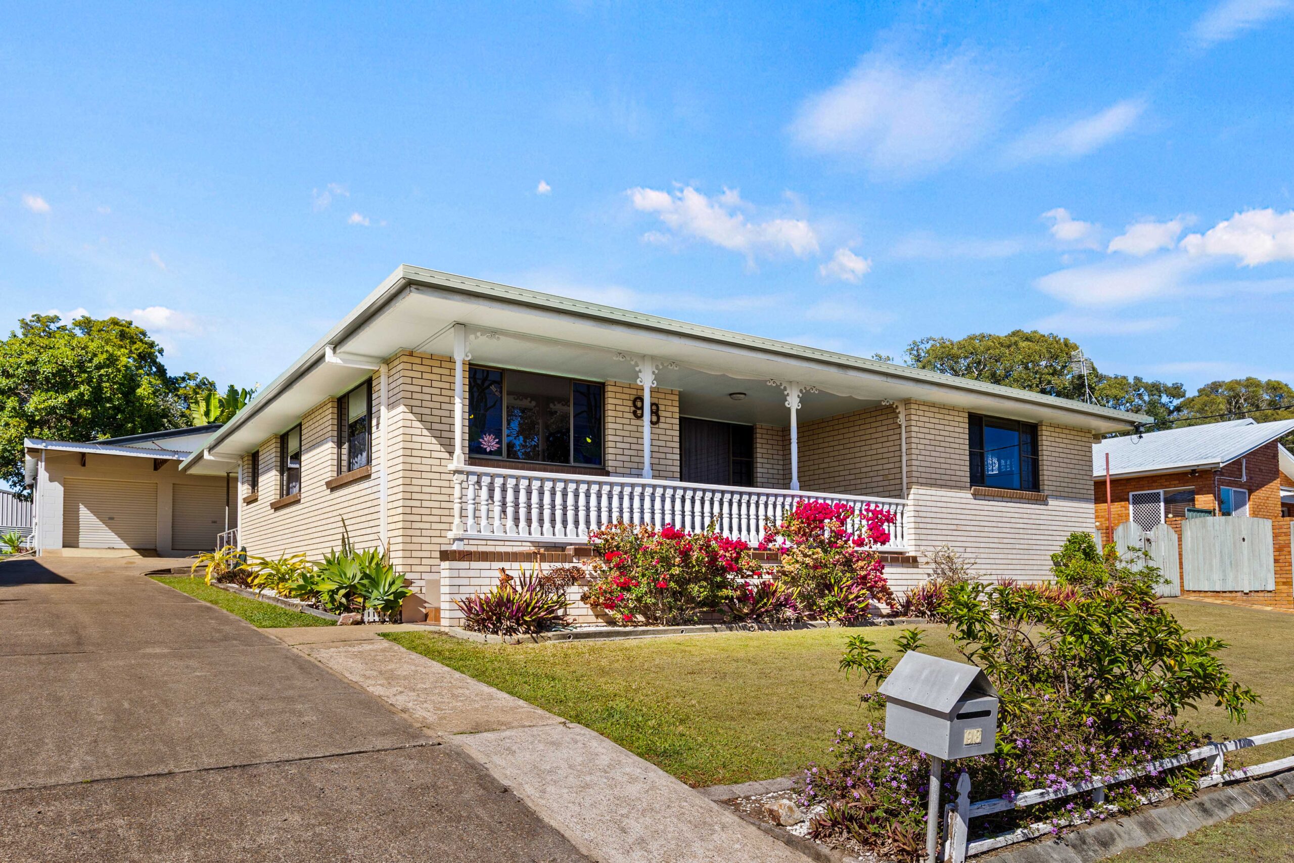 98 Lauren Street, URANGAN, QLD 4655 AUS