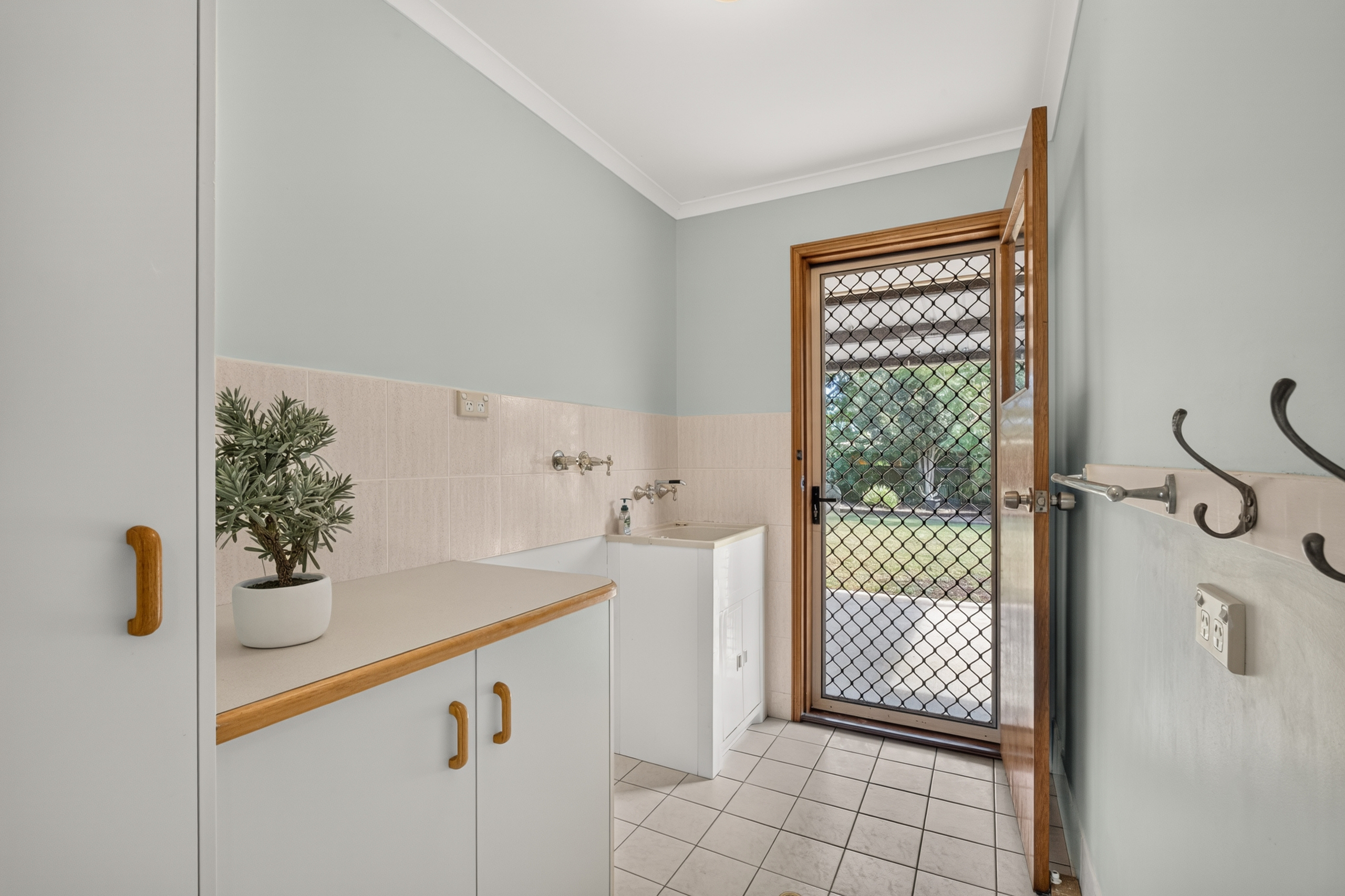 20 Anembo Drive, TORQUAY, QLD 4655 AUS