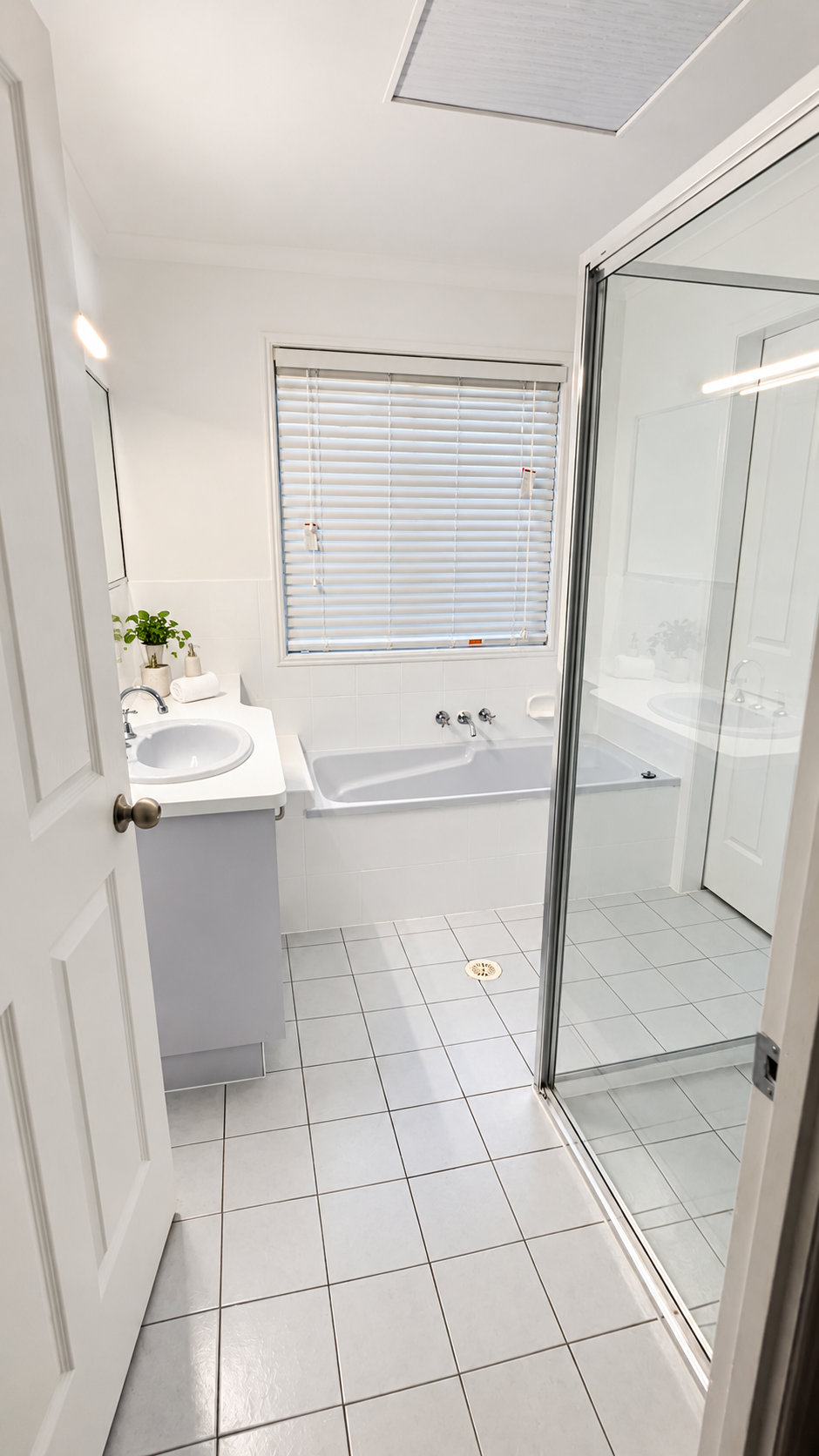 60 Caddy Avenue, URRAWEEN, QLD 4655 AUS