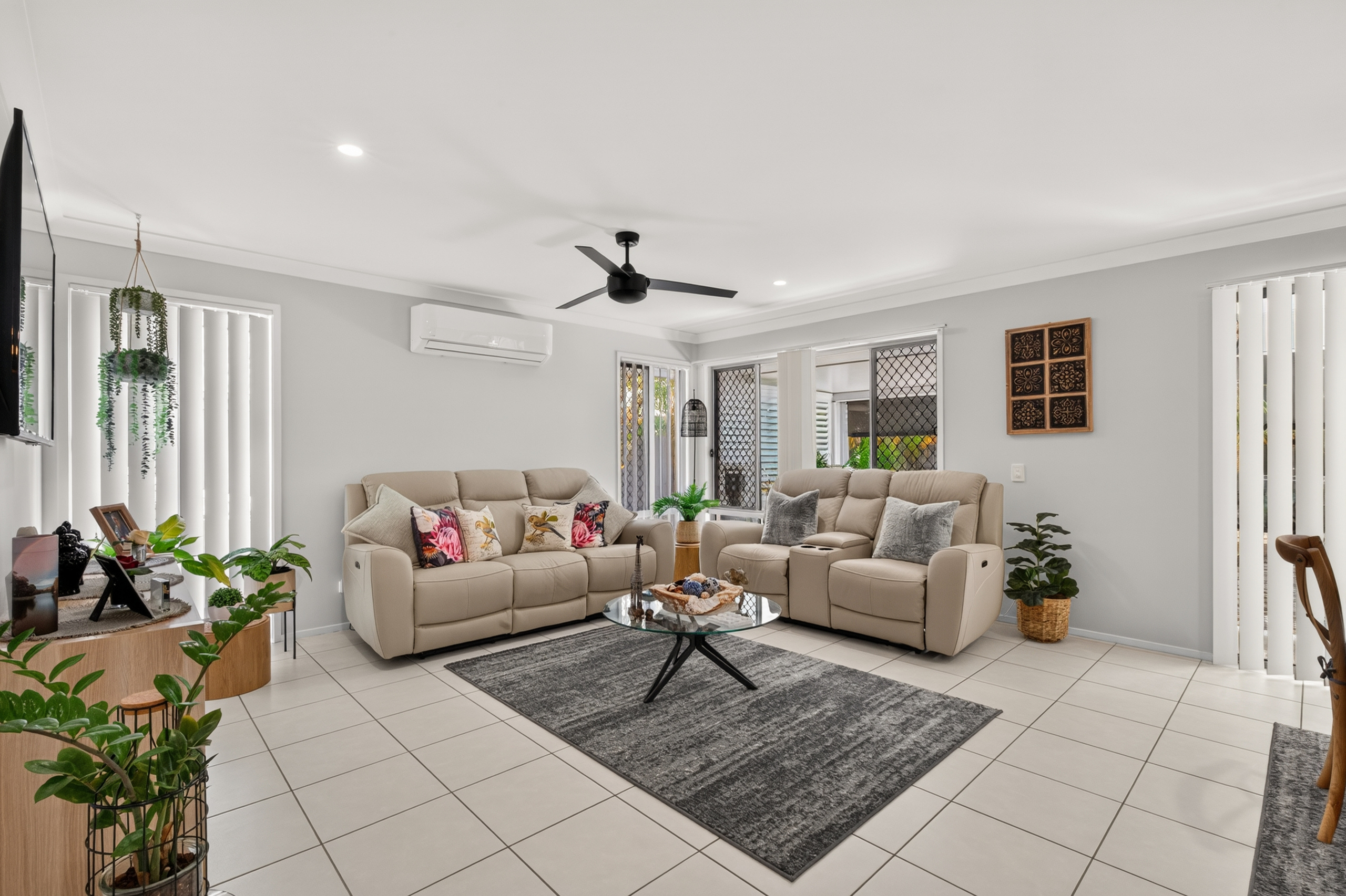 60 Blaxland Road, URRAWEEN, QLD 4655 AUS