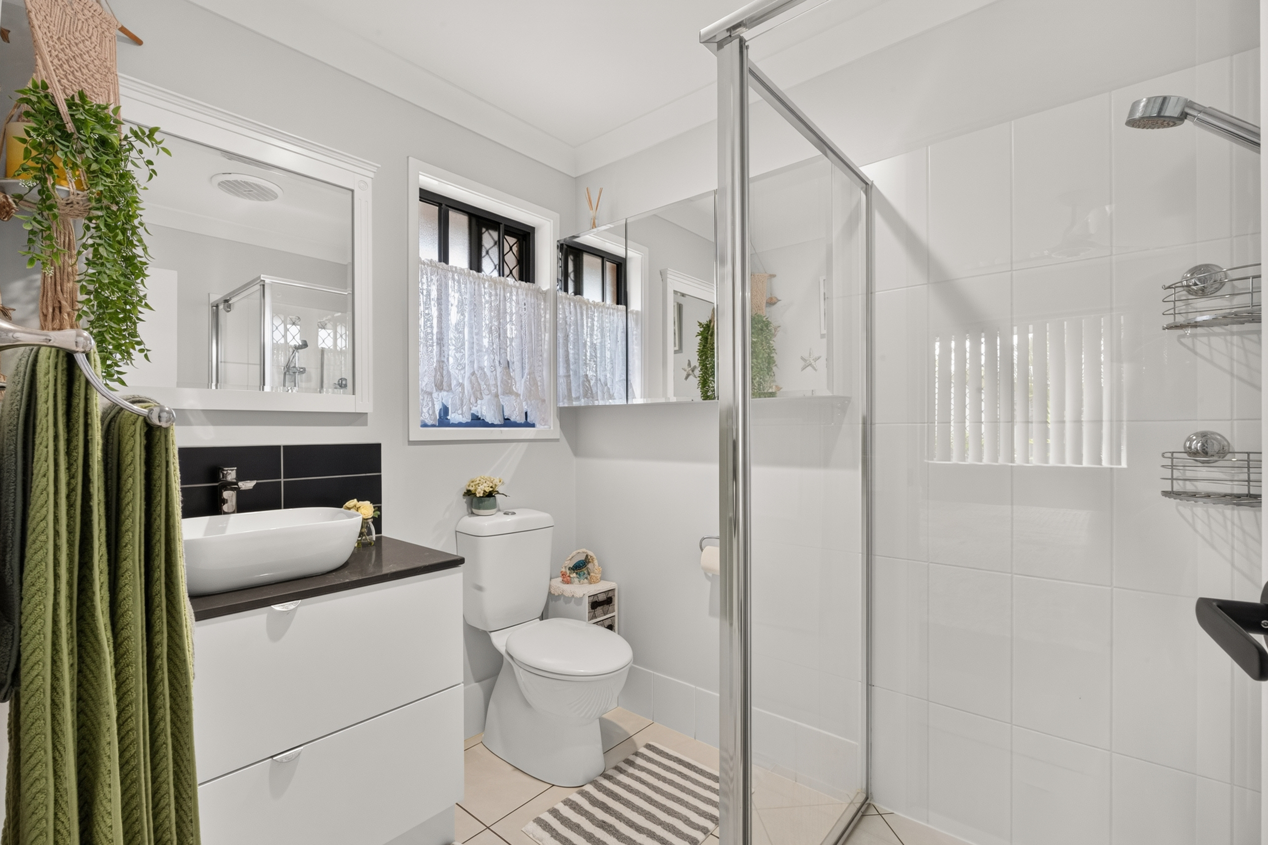 60 Blaxland Road, URRAWEEN, QLD 4655 AUS