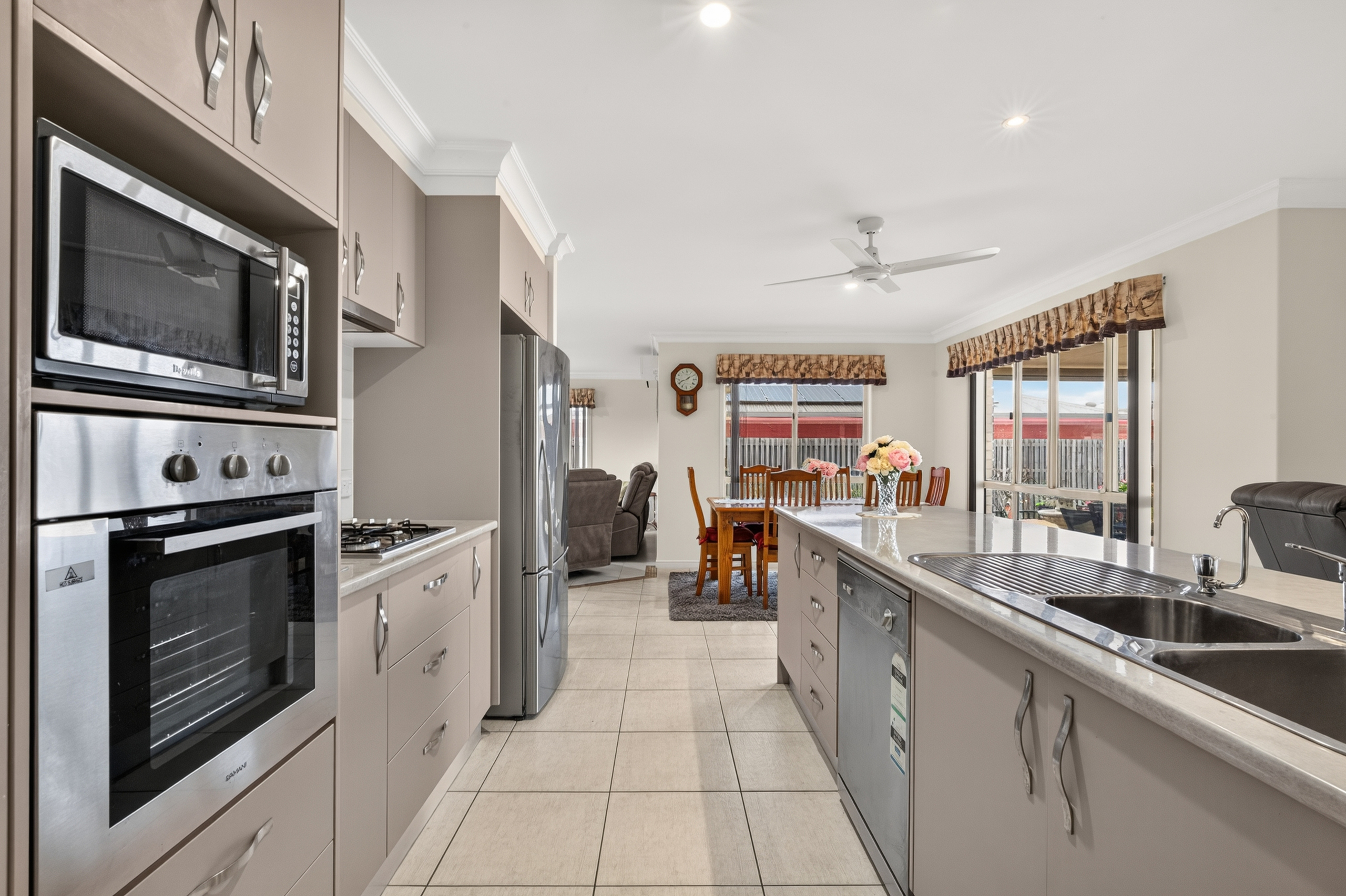 URRAWEEN, QLD 4655 AUS