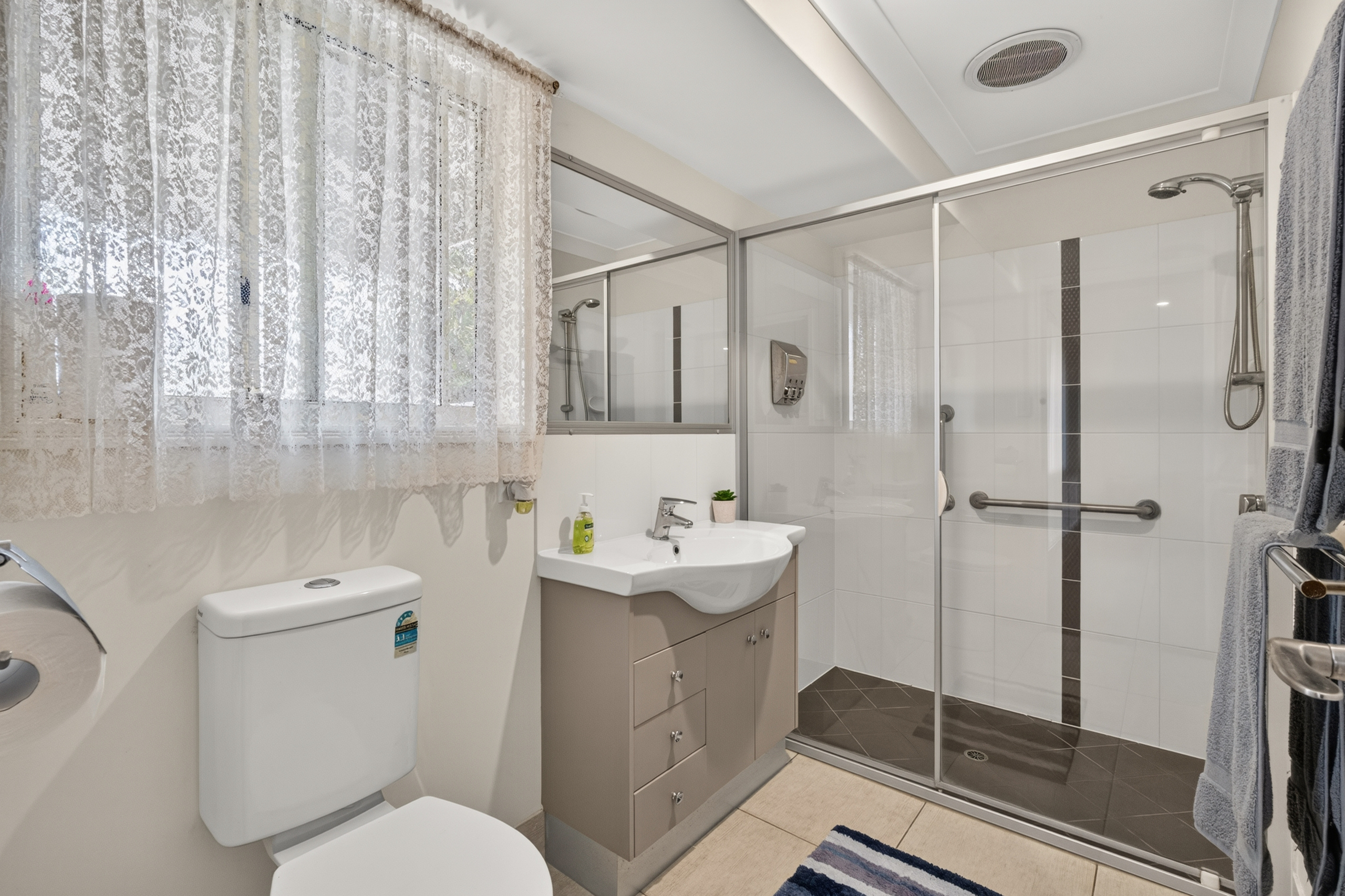 URRAWEEN, QLD 4655 AUS