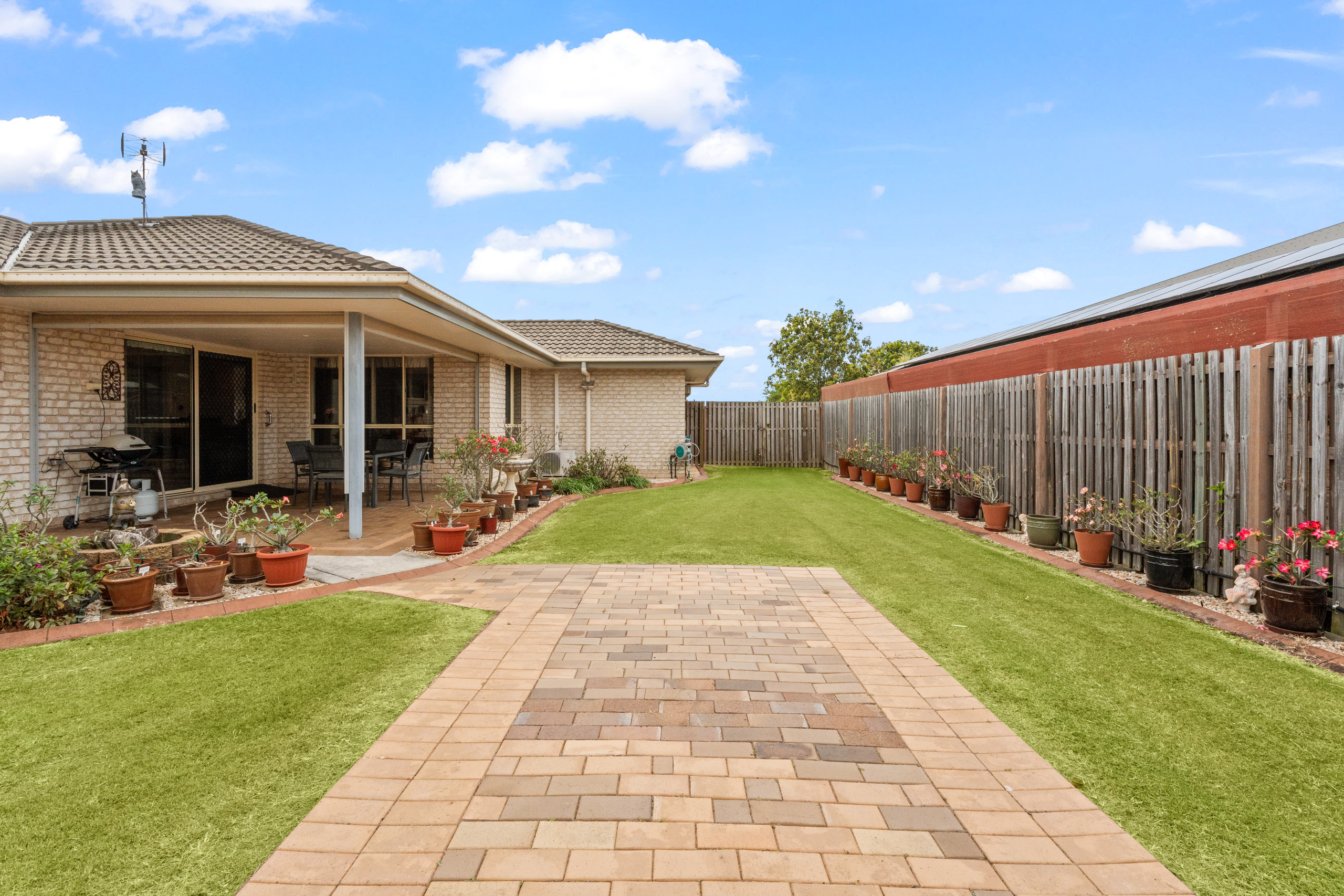URRAWEEN, QLD 4655 AUS