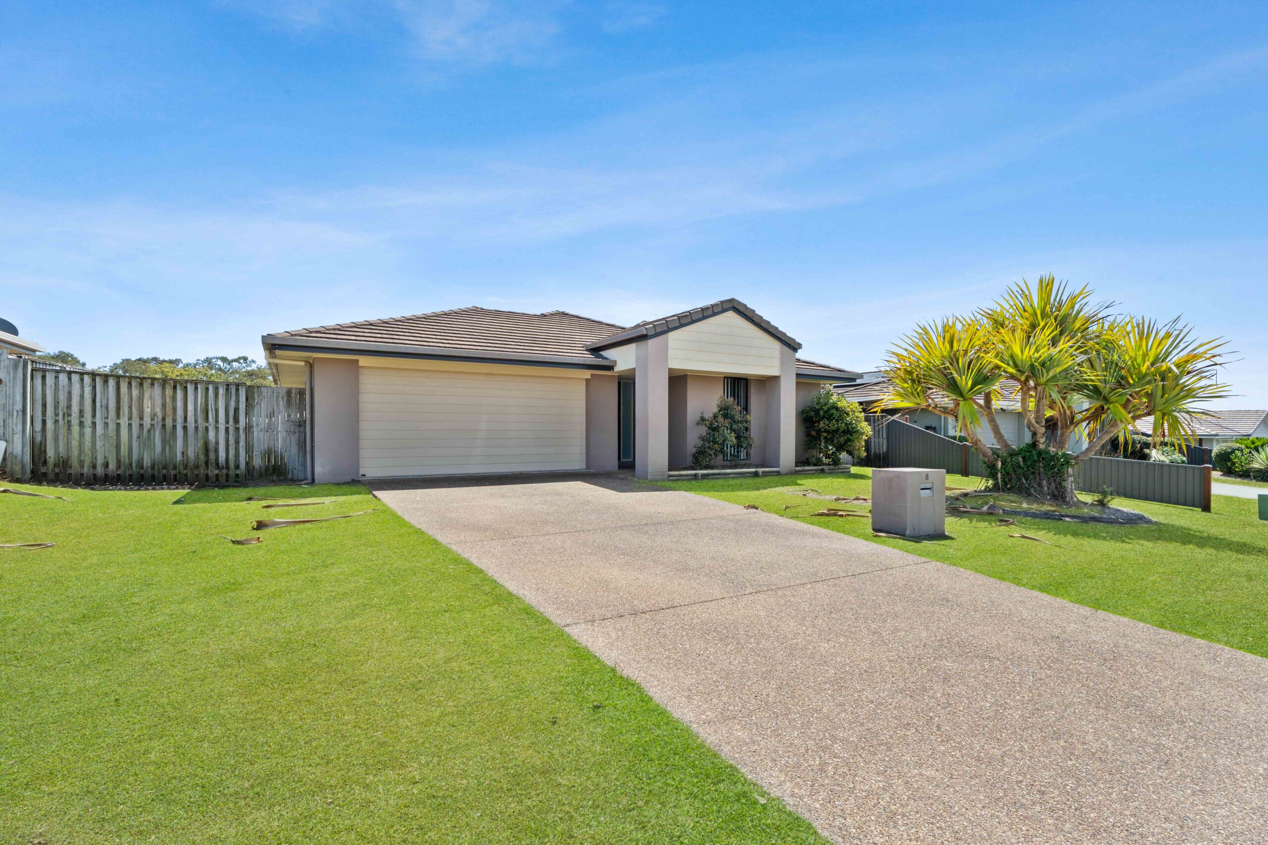 8 Parkhill Avenue, WONDUNNA, QLD 4655 AUS