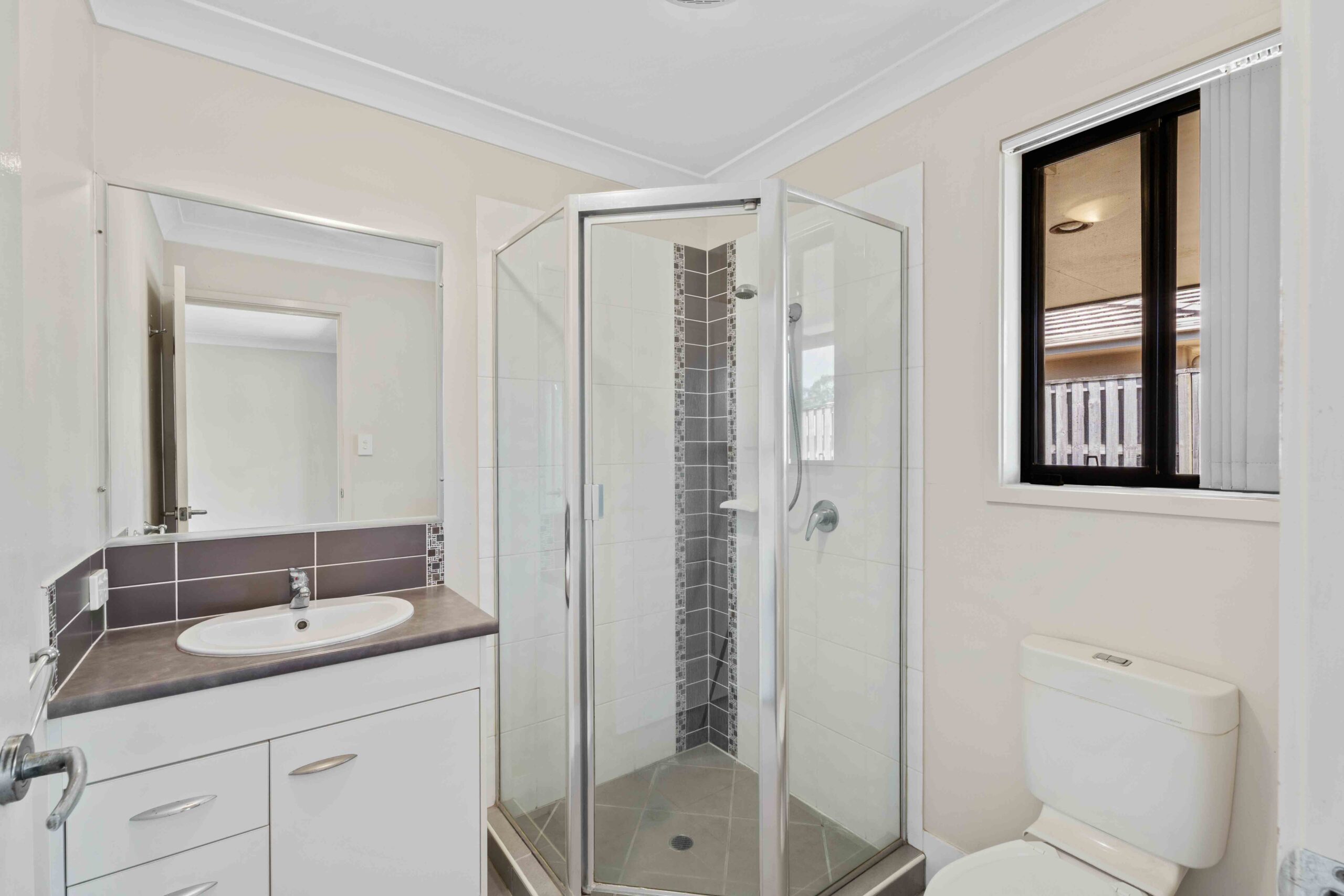 8 Parkhill Avenue, WONDUNNA, QLD 4655 AUS