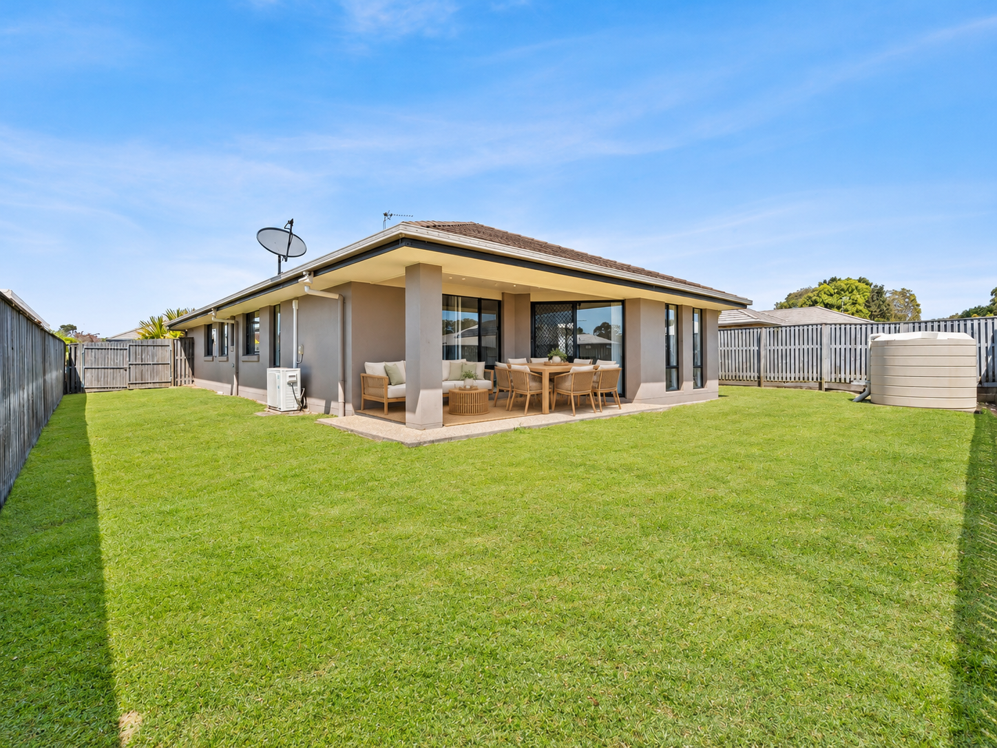 8 Parkhill Avenue, WONDUNNA, QLD 4655 AUS