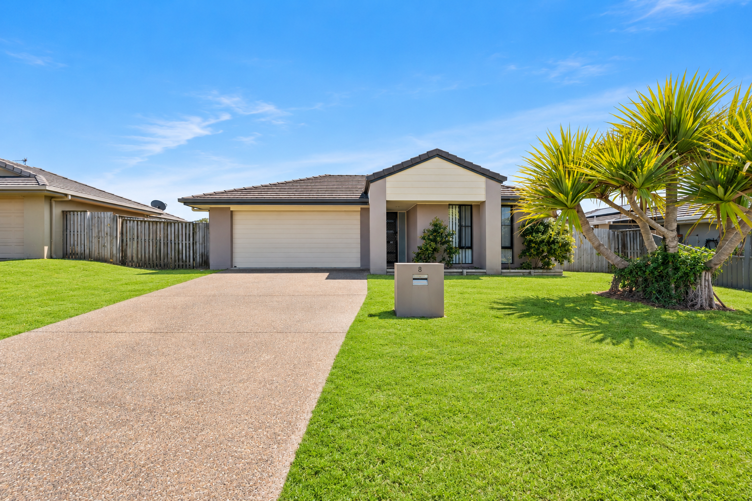 8 Parkhill Avenue, WONDUNNA, QLD 4655 AUS