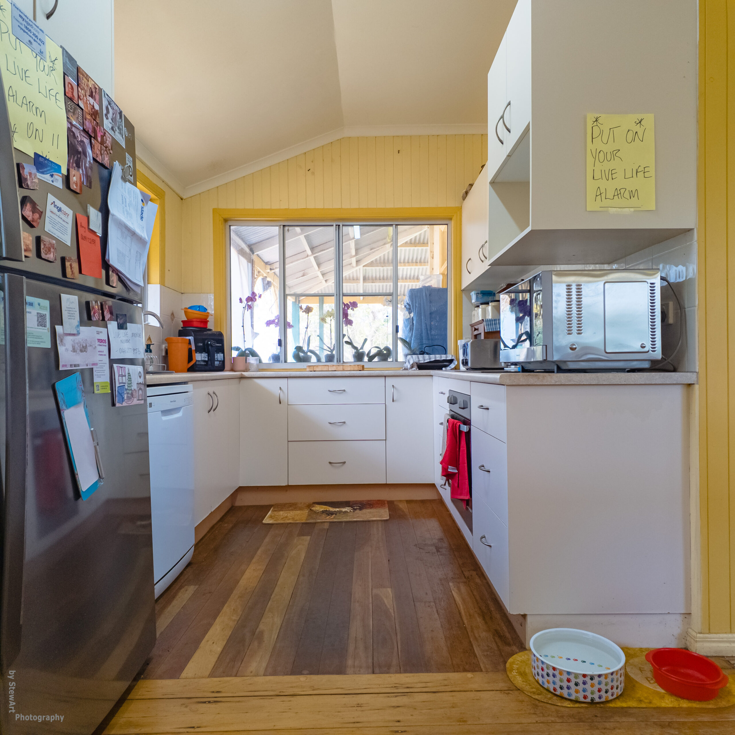 176 Woods Road, NIKENBAH, QLD 4655 AUS