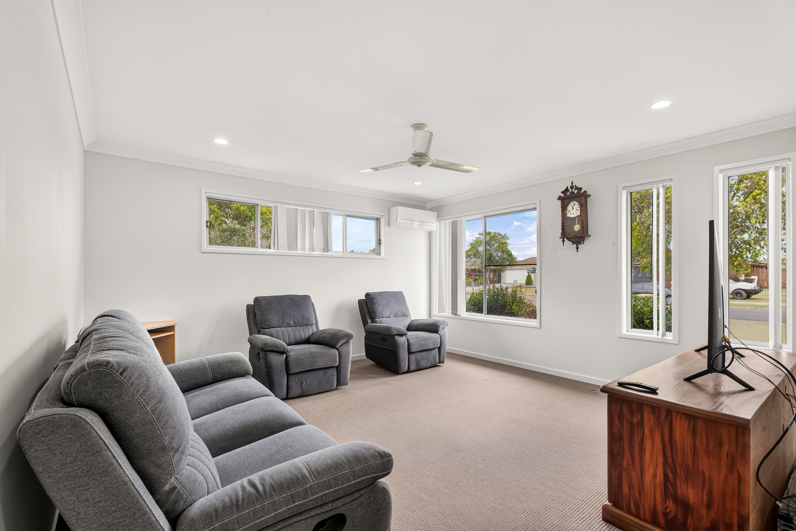 2 Oxley Circuit, URRAWEEN, QLD 4655 AUS