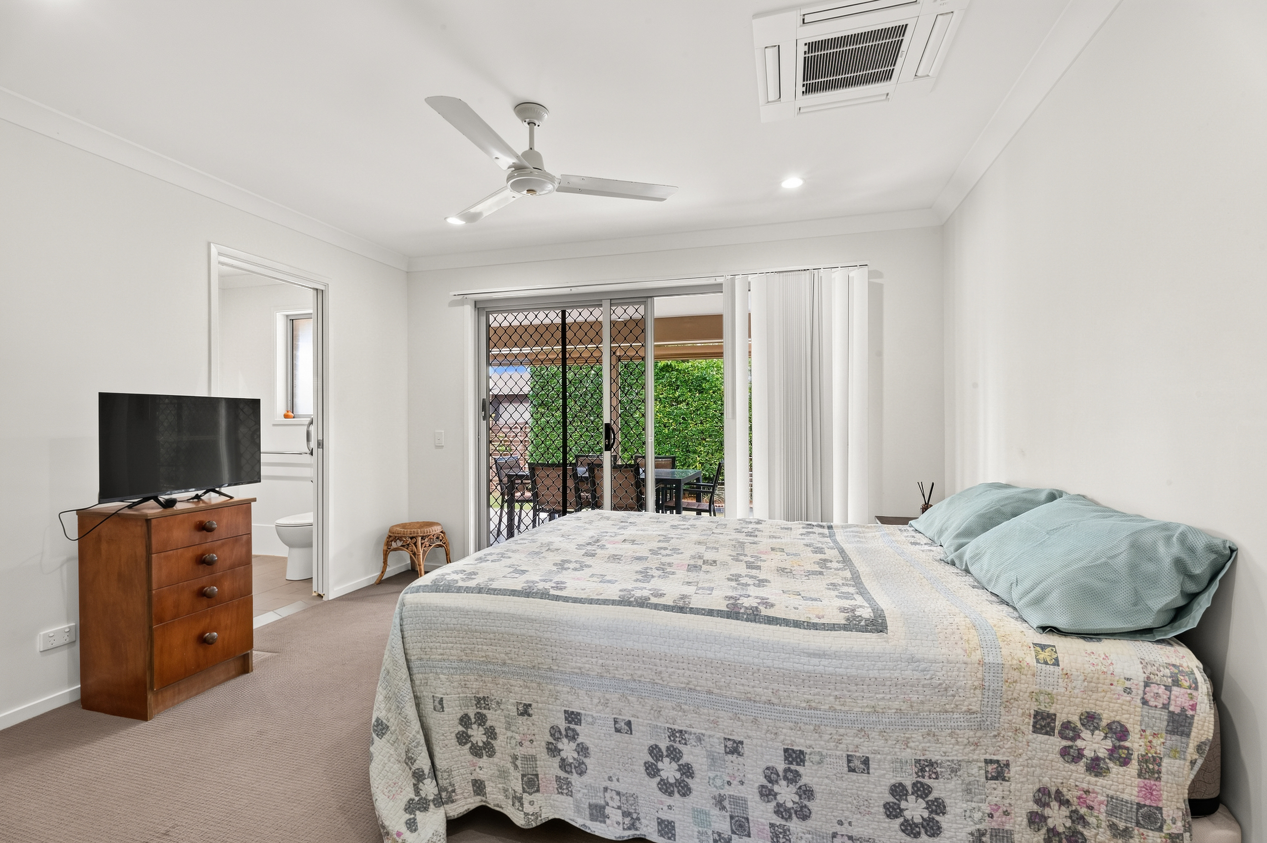 2 Oxley Circuit, URRAWEEN, QLD 4655 AUS
