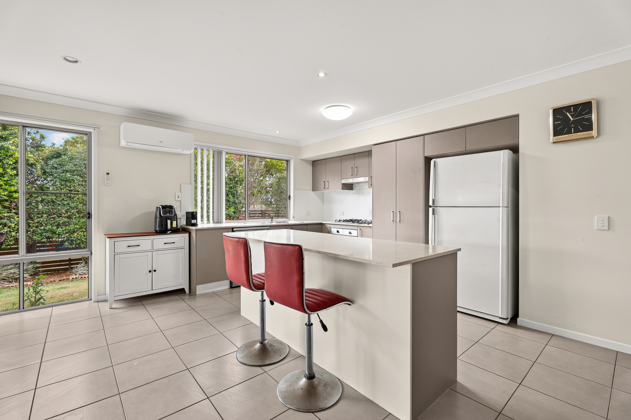 2 Oxley Circuit, URRAWEEN, QLD 4655 AUS