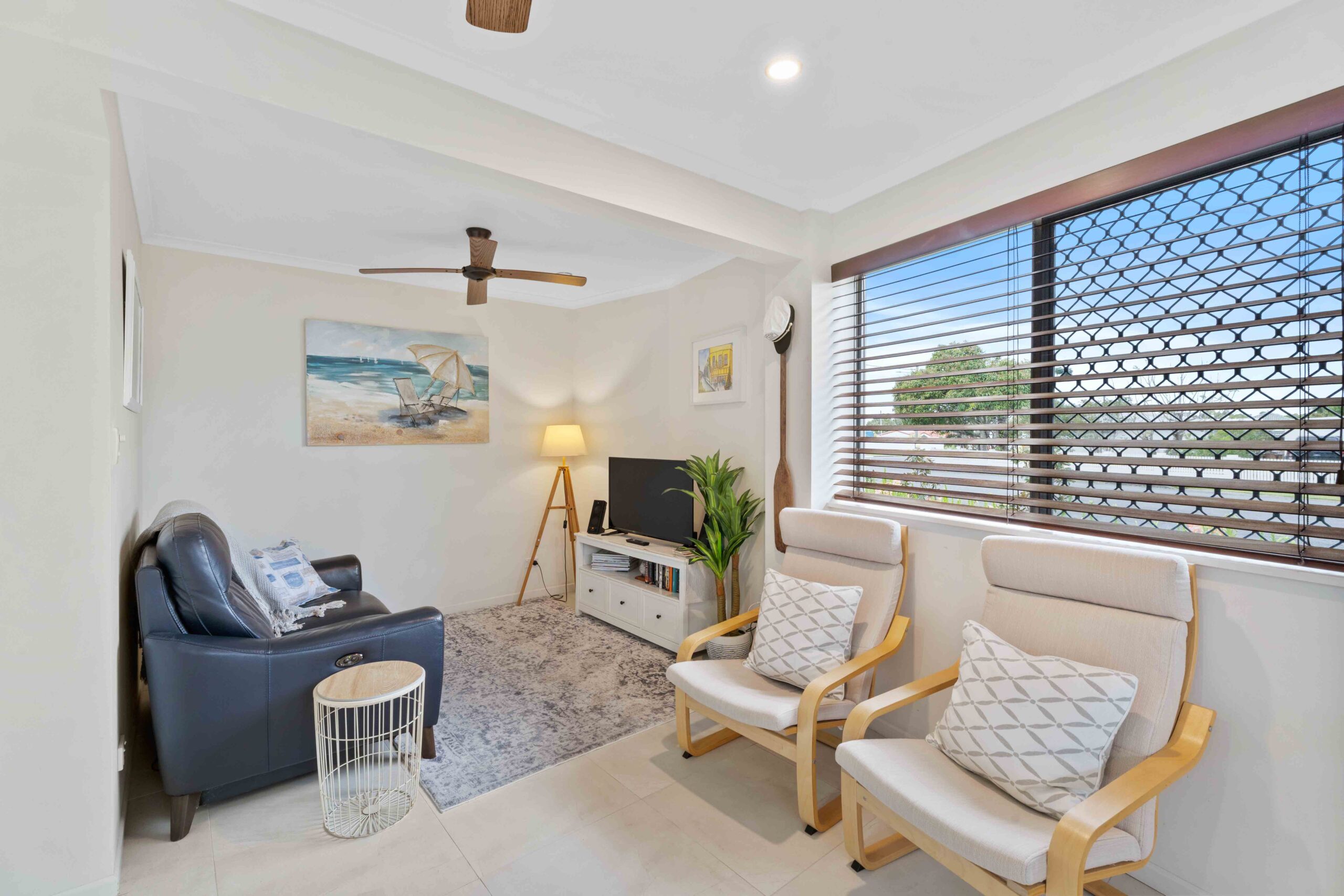 1 Crescent Street, URANGAN, QLD 4655 AUS