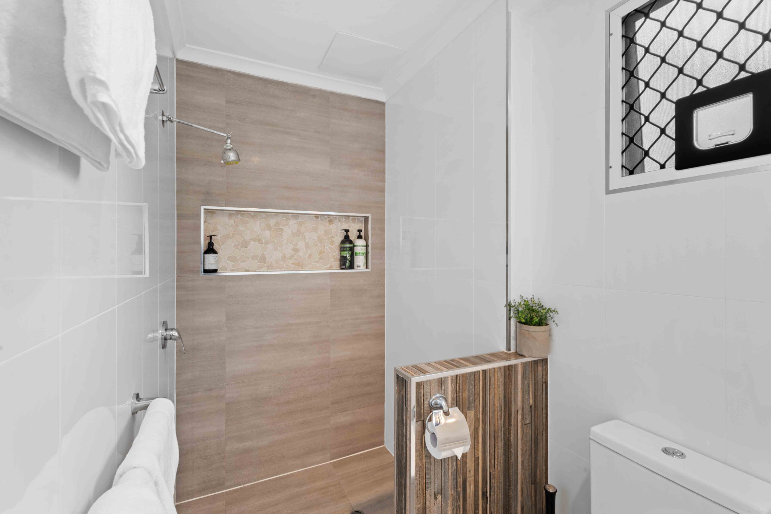 1 Crescent Street, URANGAN, QLD 4655 AUS