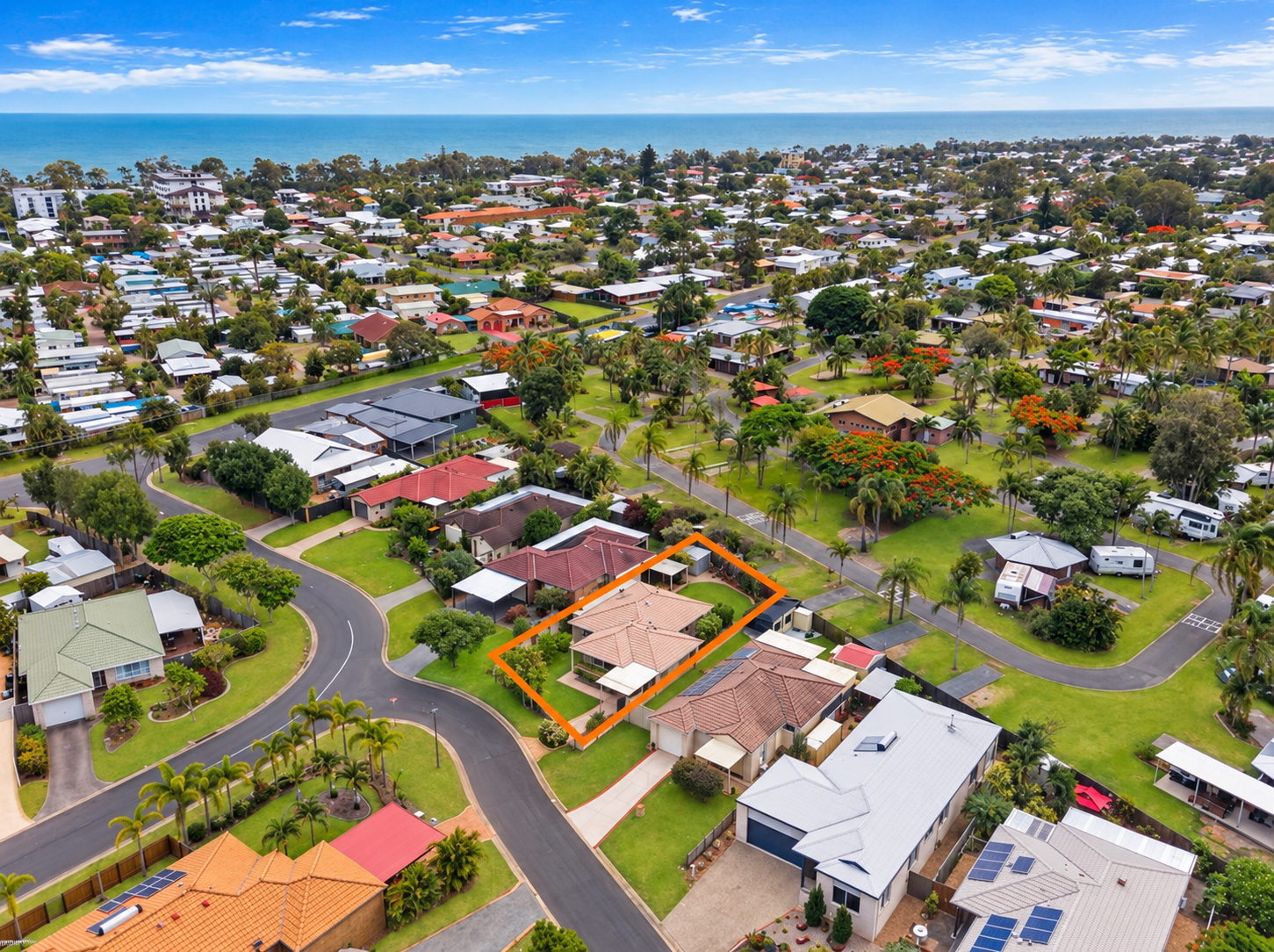 2 Brooke Court, TORQUAY, QLD 4655 AUS