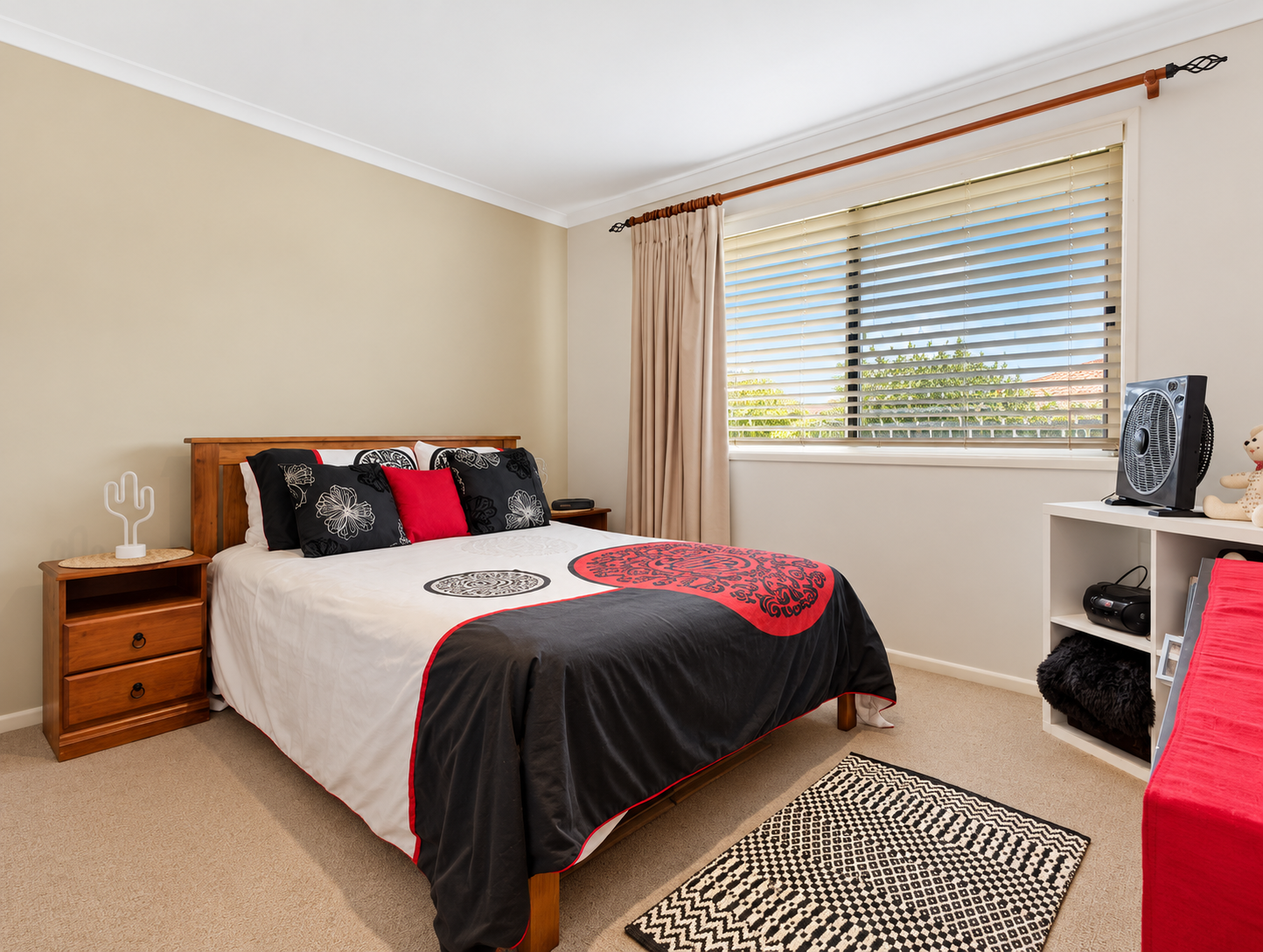 2 Brooke Court, TORQUAY, QLD 4655 AUS