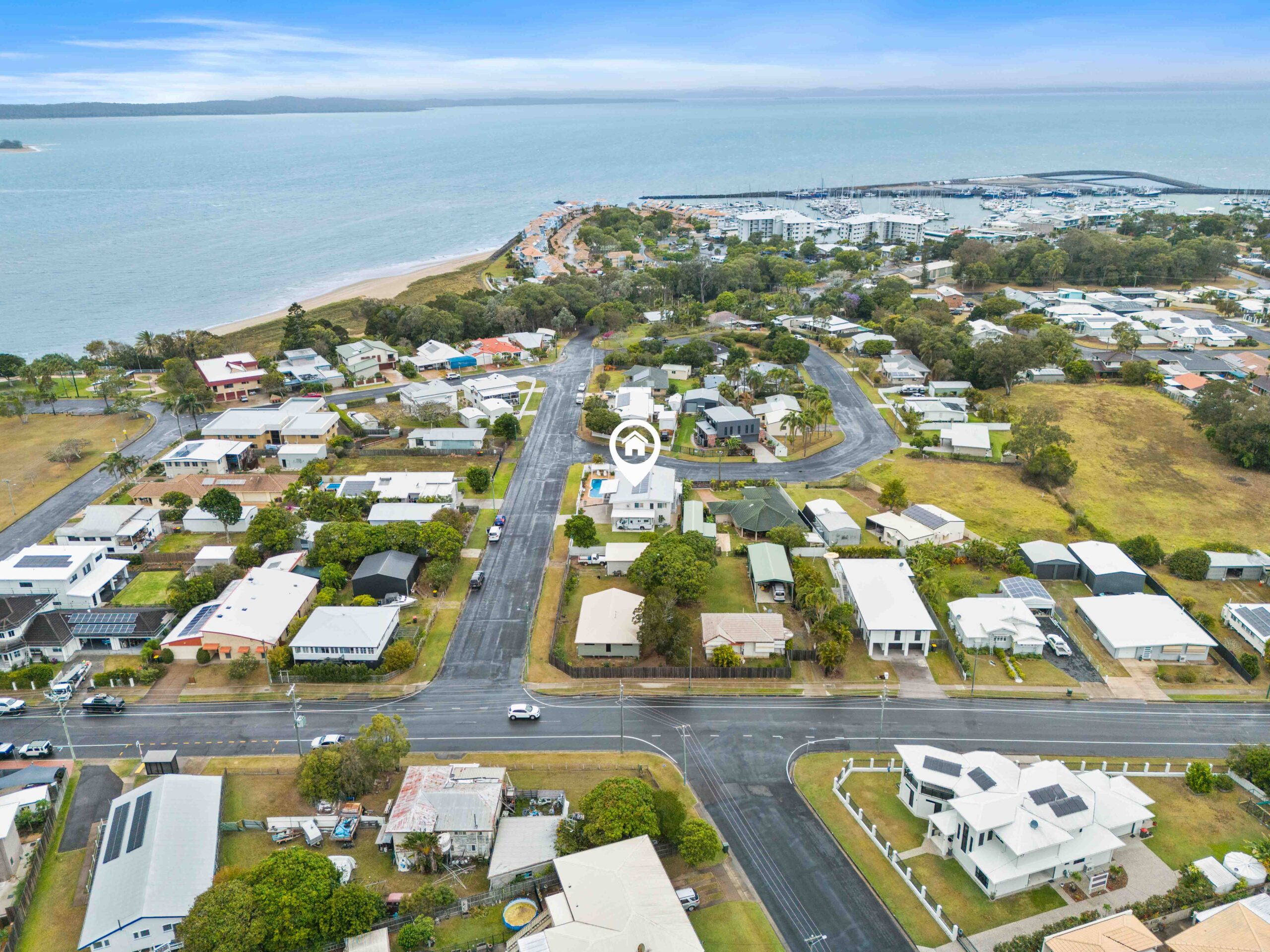 1 Crescent Street, URANGAN, QLD 4655 AUS