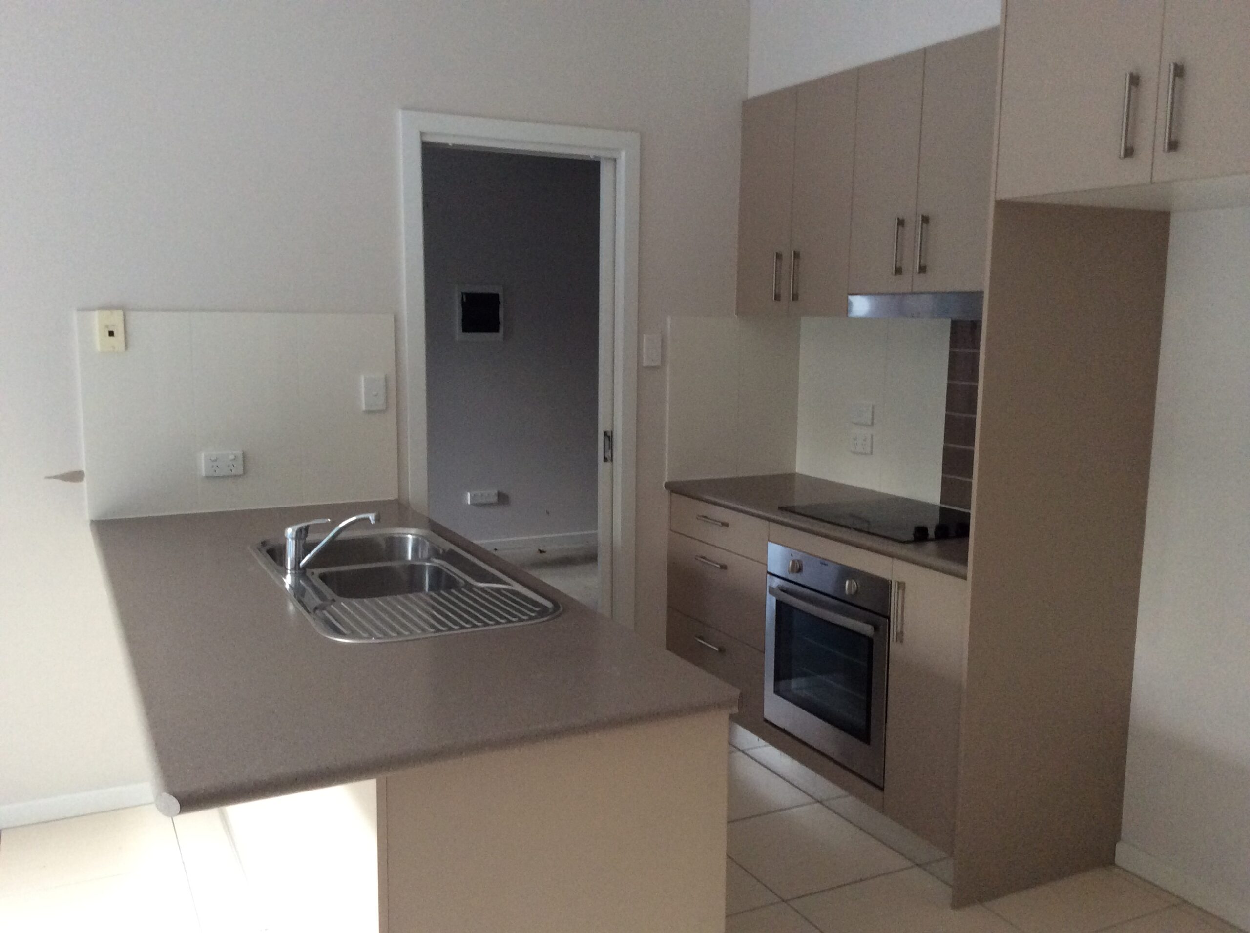 3/185 Torquay Road, SCARNESS, QLD 4655 AUS
