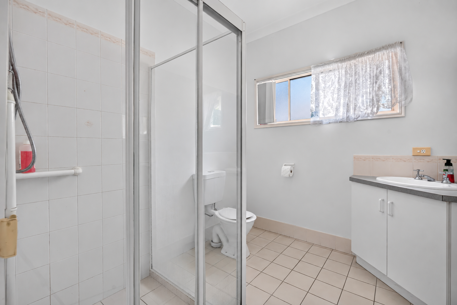2/119 Freshwater Street, TORQUAY, QLD 4655 AUS
