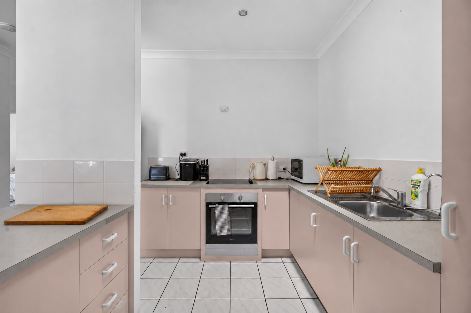 2/119 Freshwater Street, TORQUAY, QLD 4655 AUS