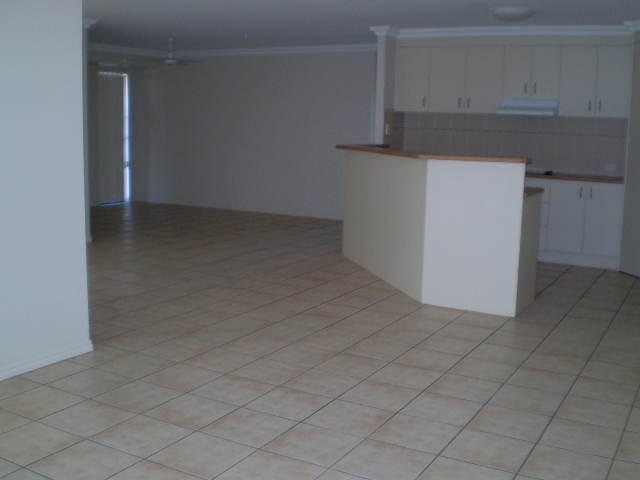 4 Durham Court, KAWUNGAN, QLD 4655 AUS